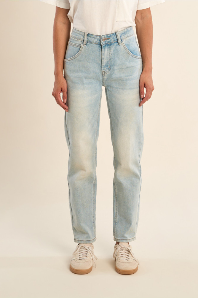Pantalón vaquero estilo ¨mom¨