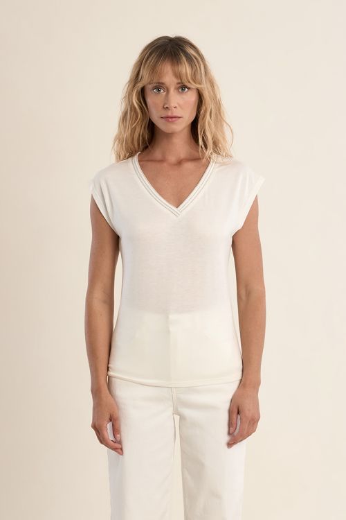 V-neck T-shirt, embellished with rhinestones