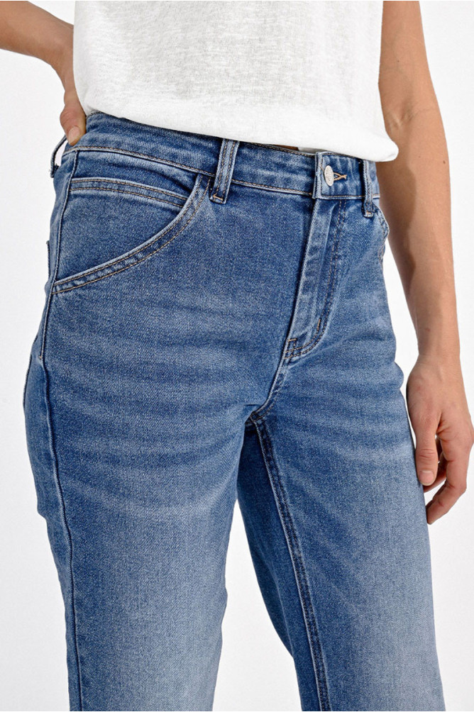 Jean straight
