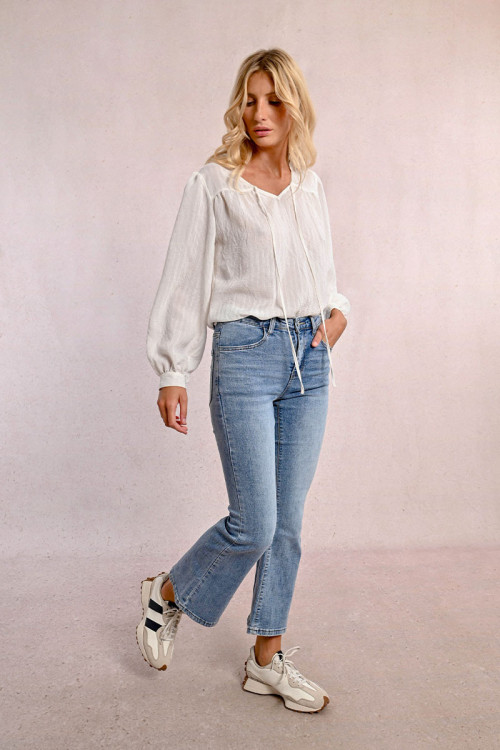 Pantalón vaquero acampanado