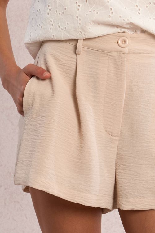 Pleated shorts
