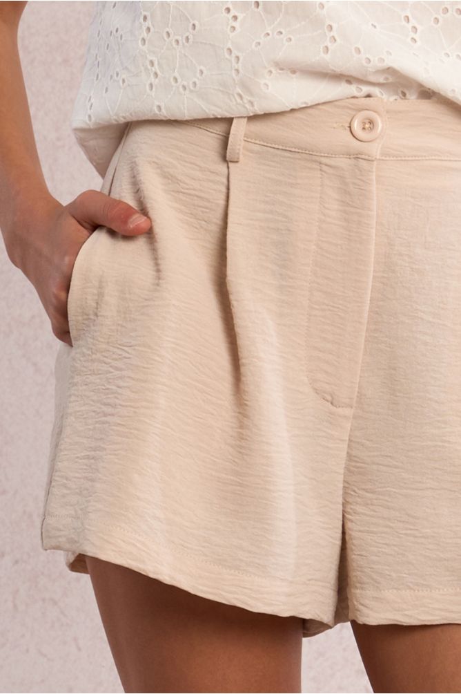 Pleated shorts