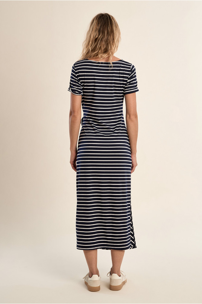 Robe longue décontractée et nouable à la taille