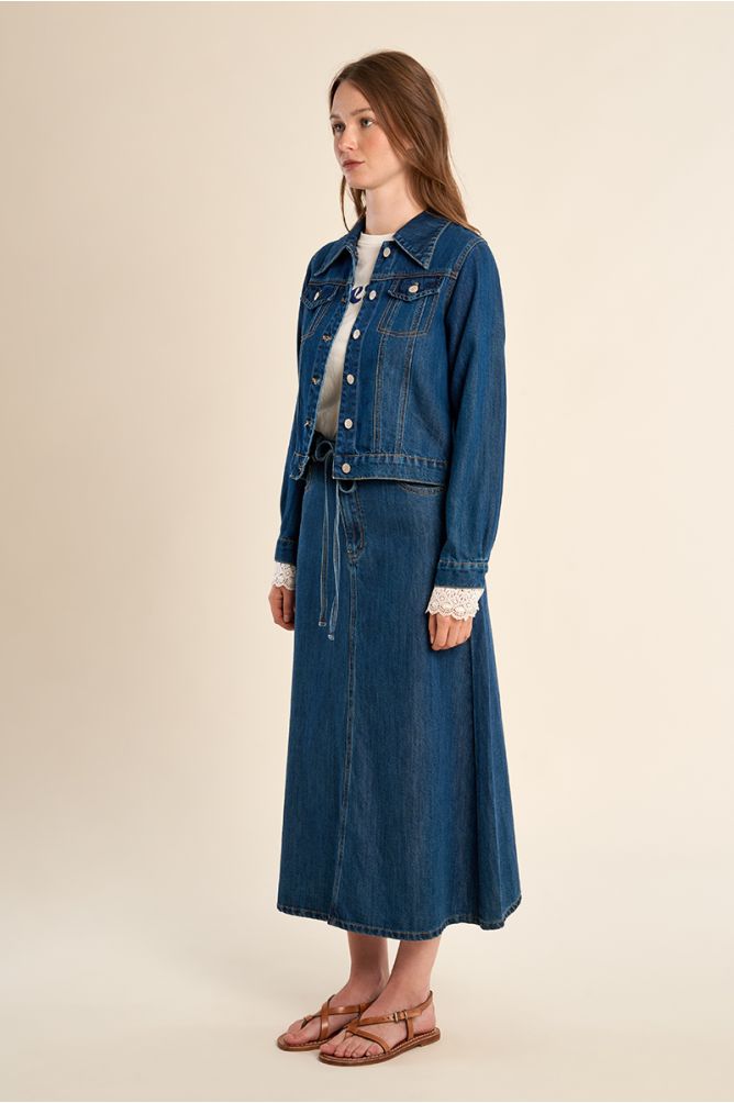 Veste court en denim, ceintrée