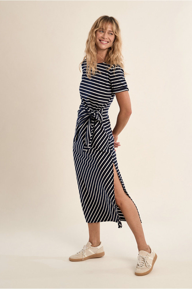 Robe longue décontractée et nouable à la taille