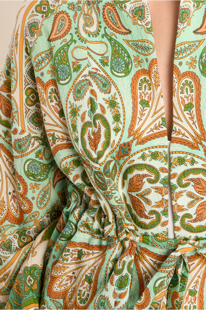 Kimono de mujer de manga larga, con estampado.