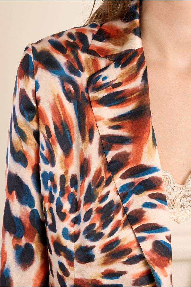 Blazer de mujer de manga larga, con cuello y solapa.