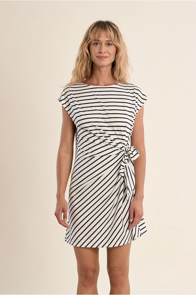Robe courte, rayée