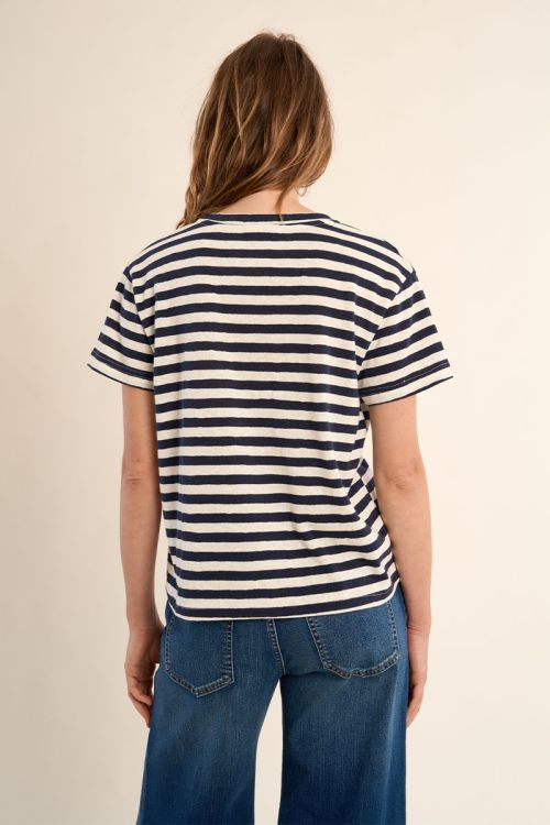 Flowing V-neck T-shirt