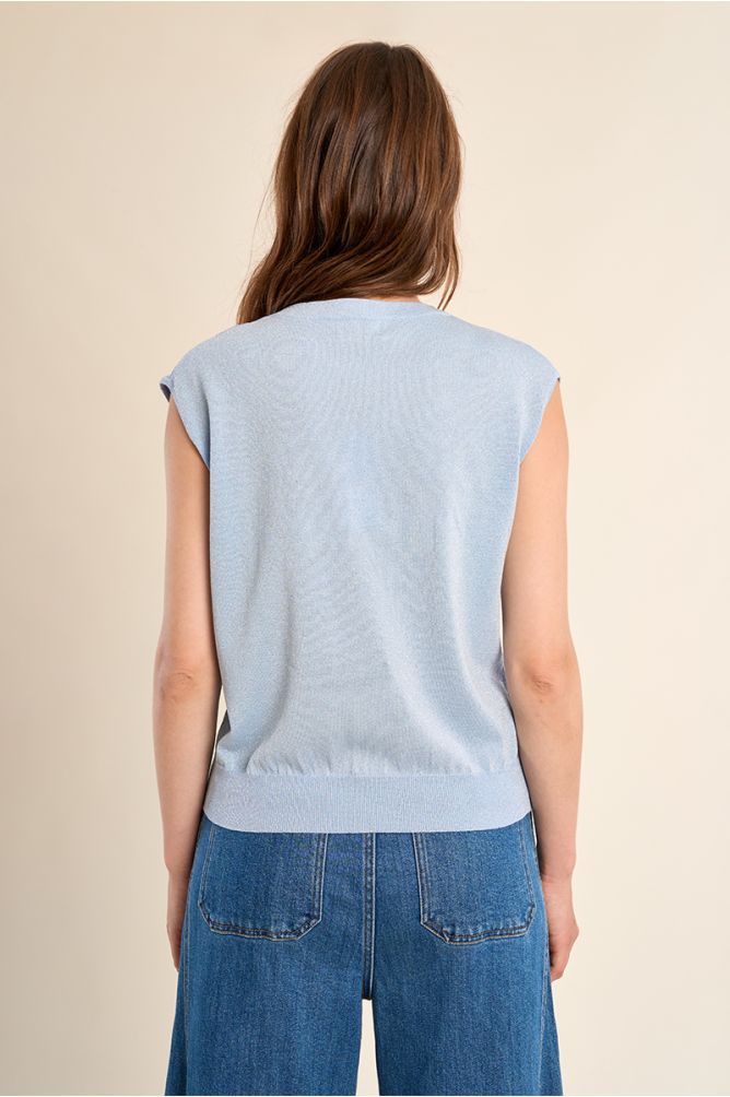 Sleeveless sweater