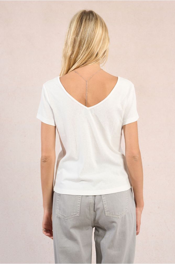 Casual T-shirt with embroidered details