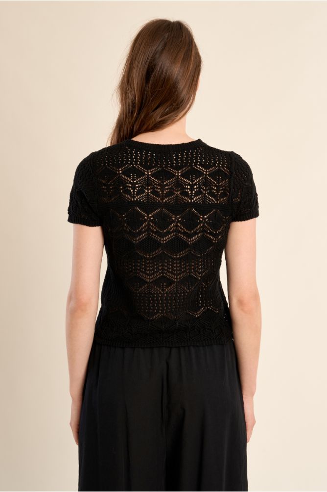 Jersey de mujer de manga corta, en punto bordado.