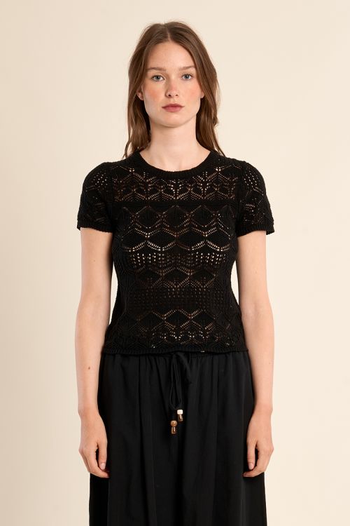 Short-sleeved crochet knit