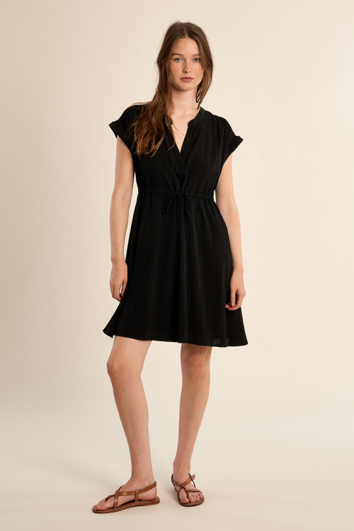 Robe courte, chemise