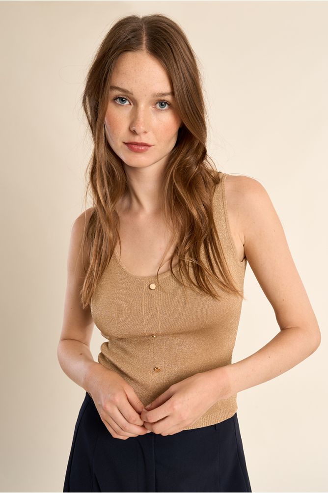 Knitted tank top, fancy buttons