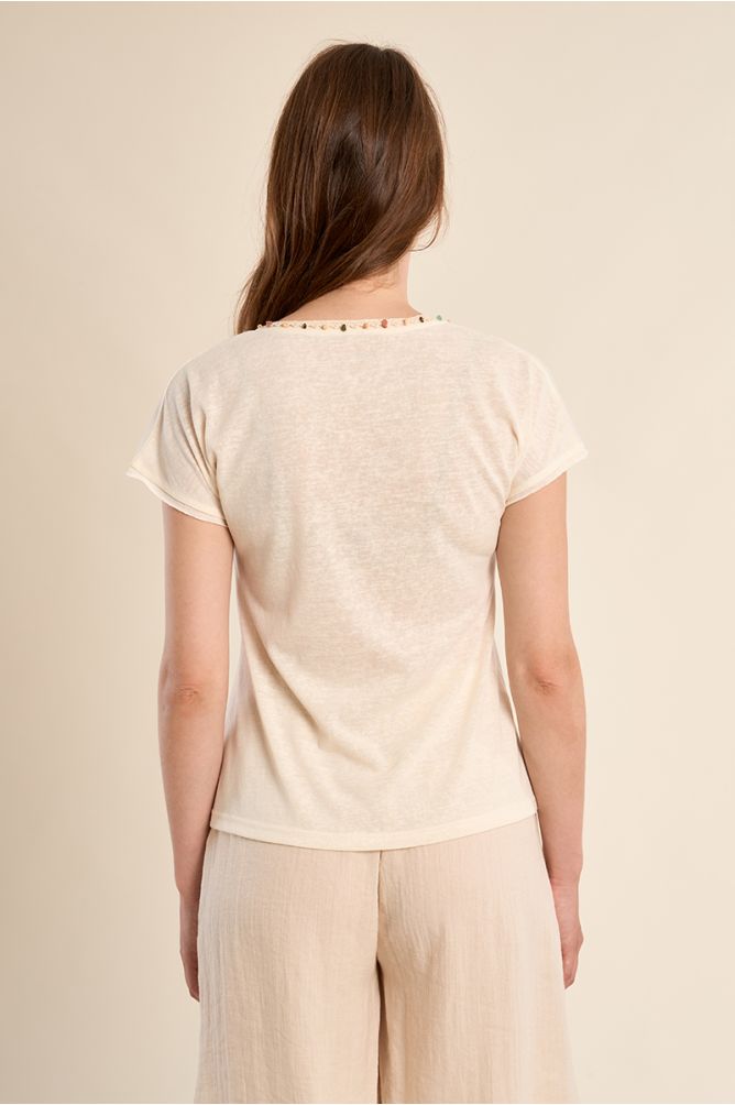 V-neck T-shirt, with embroidery and beading
