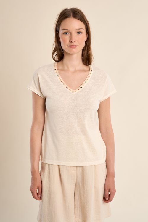 T-shirt col V, avec broderie et perles