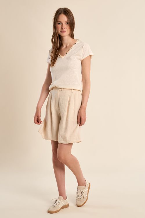 T-shirt col V, avec broderie et perles