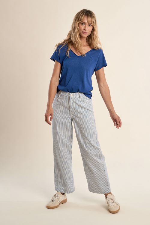 V-neck T-shirt
