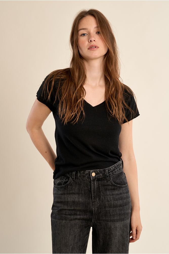 V-neck T-shirt