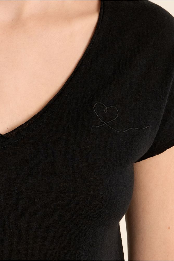 V-neck T-shirt