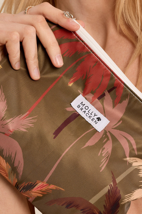 Bolso de mujer de mano, con estampado.