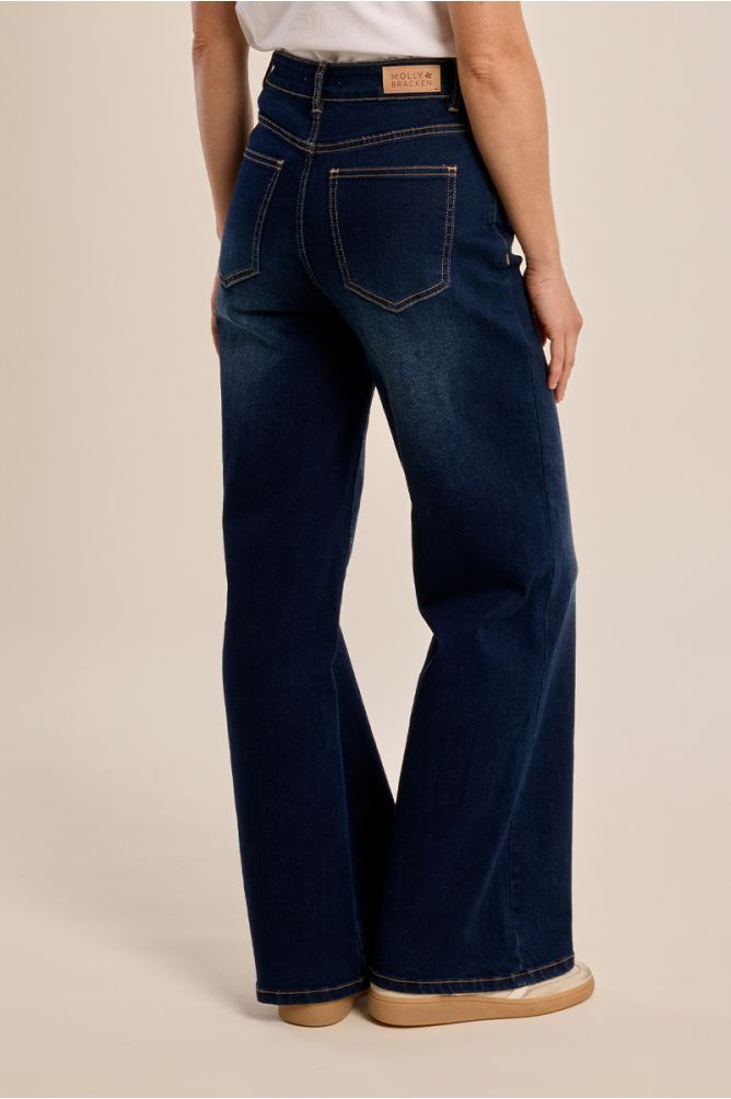 Pantalón de mujer vaquero, perneras anchas.