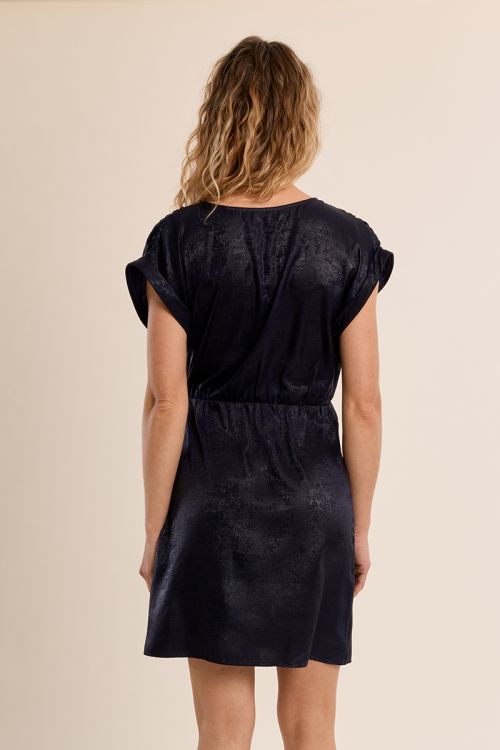 Robe courte portefeuille, effet satiné