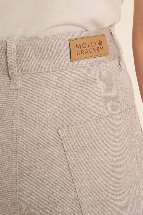 Short de mujer corto, tiro alto.