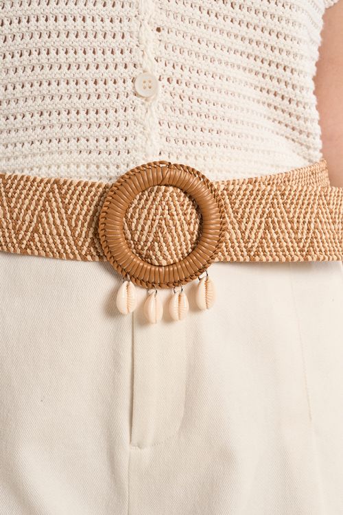 Raffia belt with shell buckle