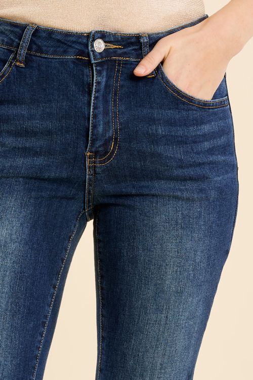 Pantalón vaquero acampanado