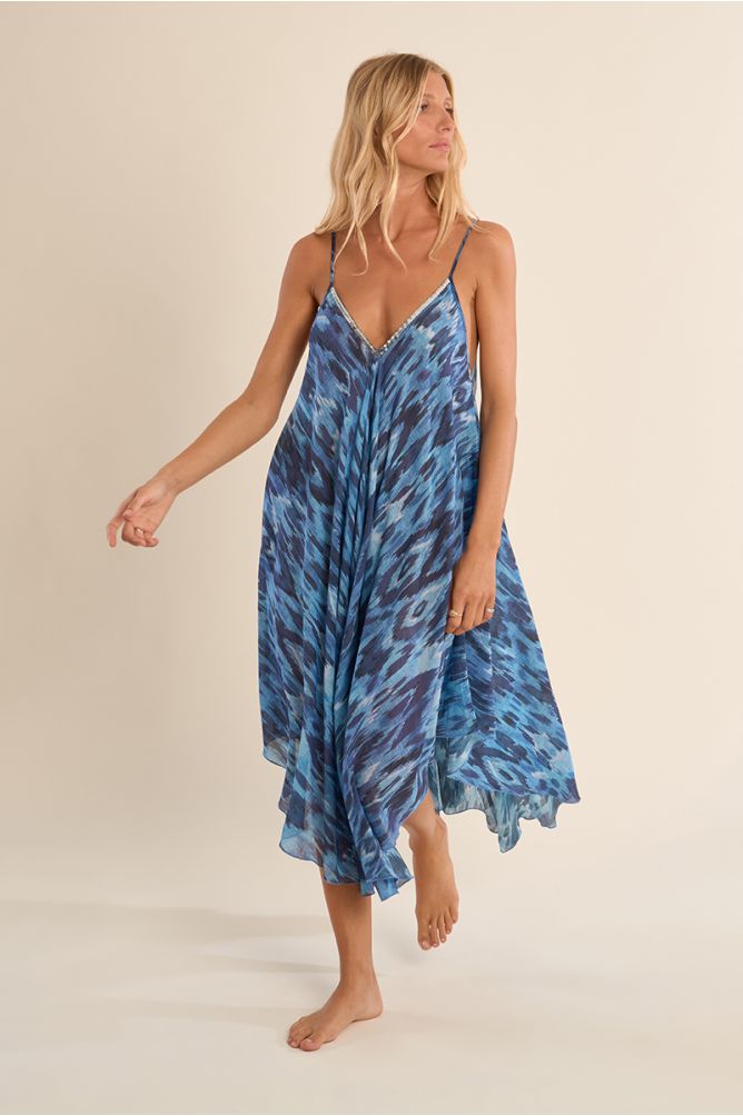 Vestido de tirantes, con estampado.