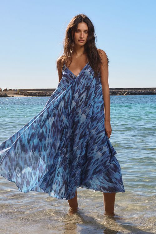 Vestido de tirantes, con estampado.