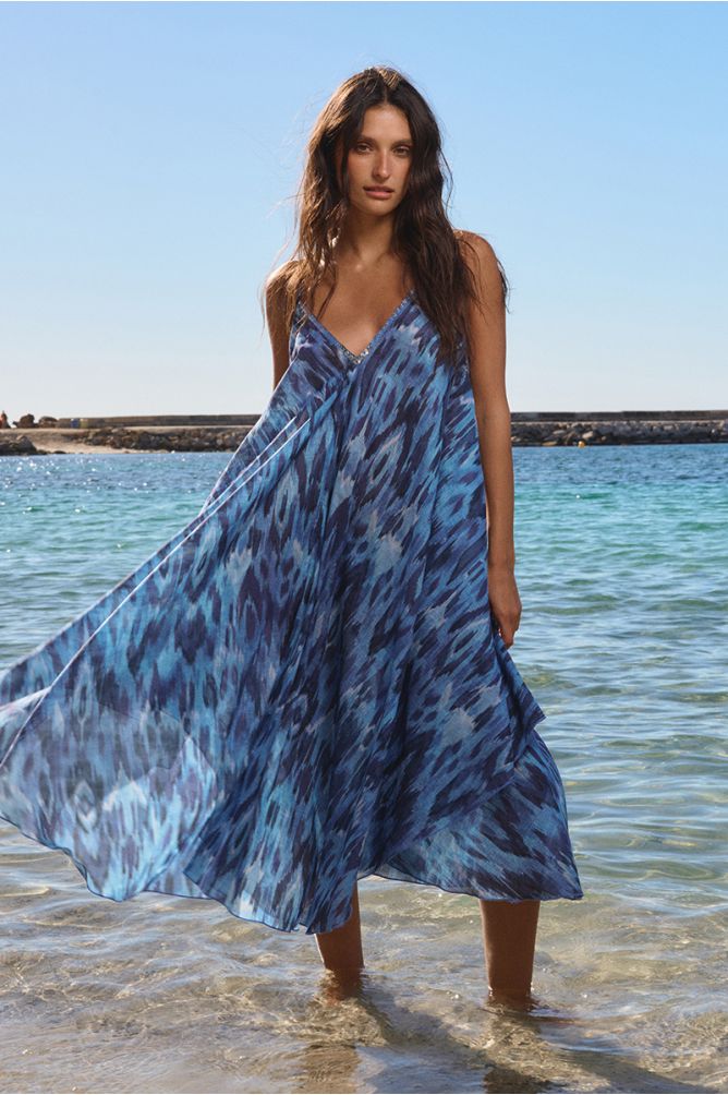 Vestido de tirantes, con estampado.