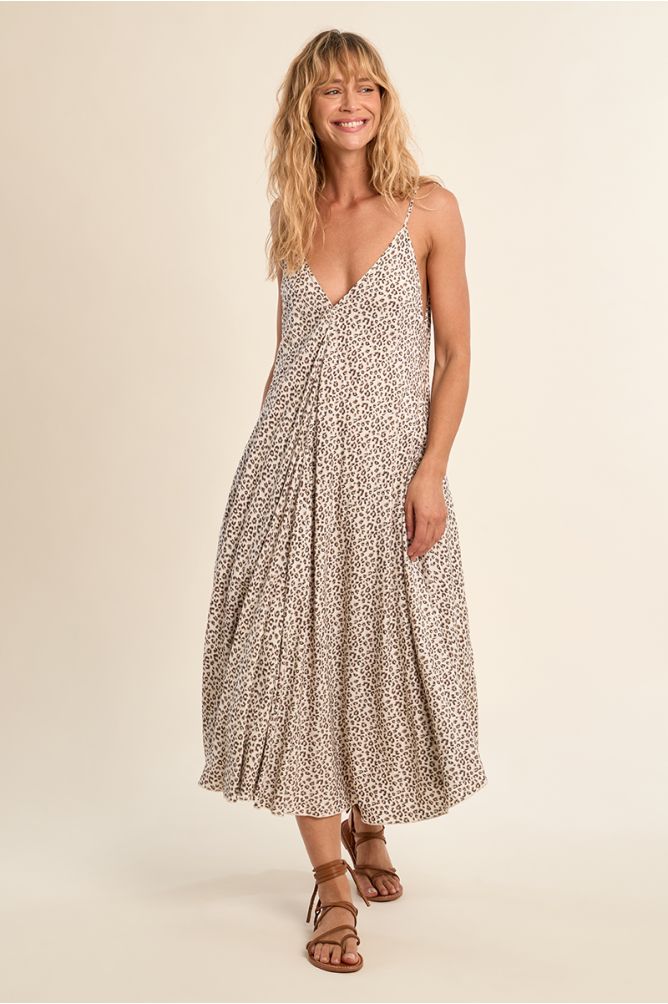 Vestido largo, de tirantes finos, con estampado.